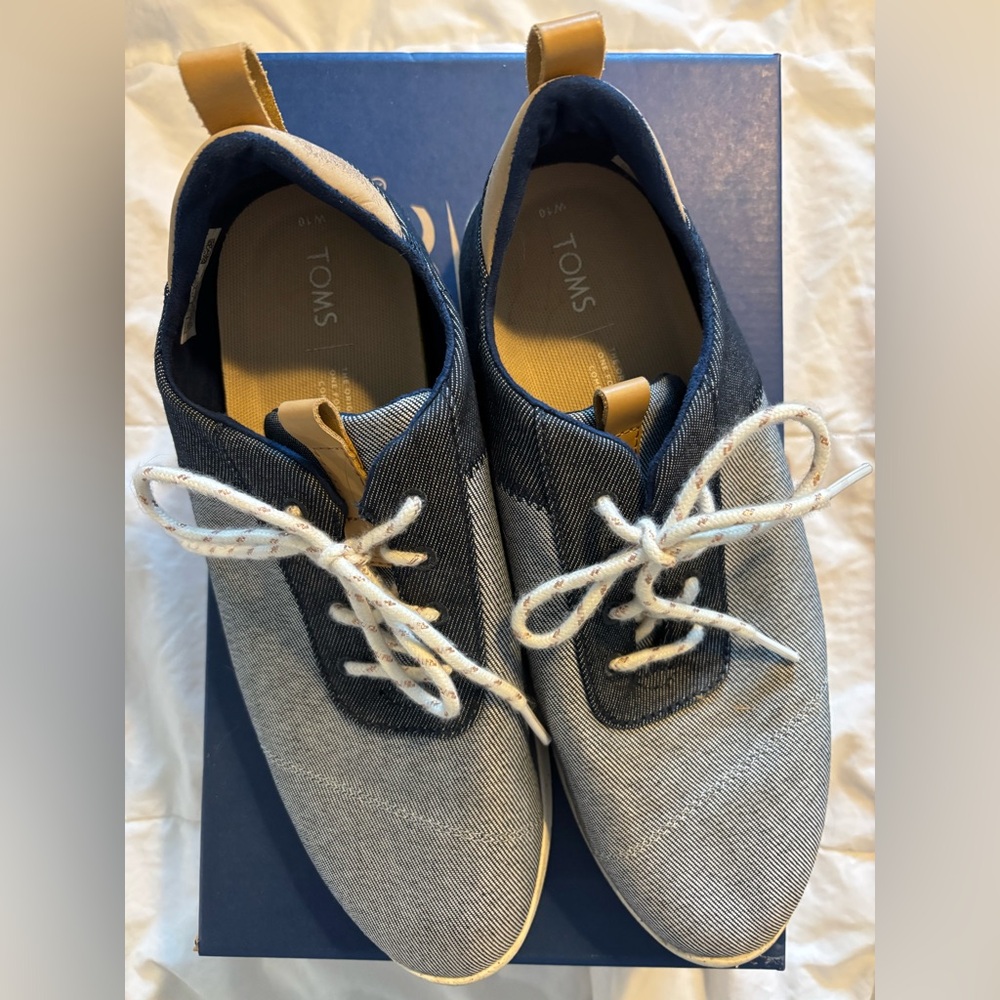 Tom’s Denim blue sneakers